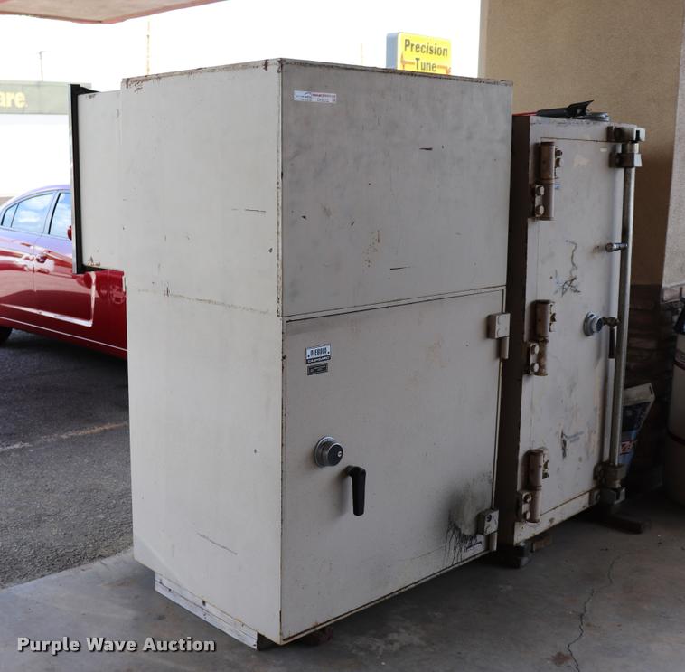 image for item DK9572 Diebold drive through bank safe