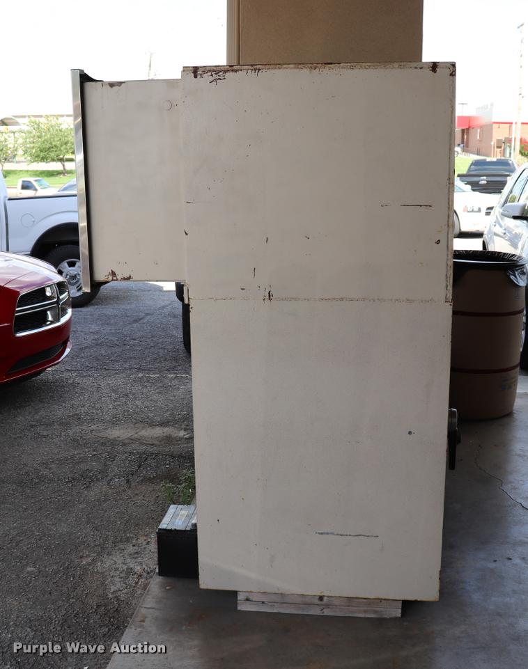 image for item DK9572 Diebold drive through bank safe