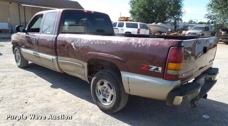 image for item DL9099 2001 Chevrolet Silverado 1500 Z71 Ext. Cab pickup truck