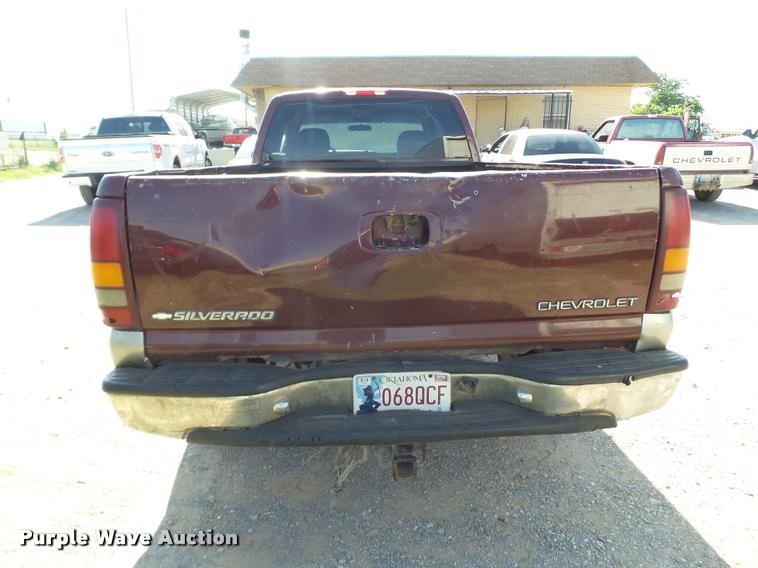 image for item DL9099 2001 Chevrolet Silverado 1500 Z71 Ext. Cab pickup truck