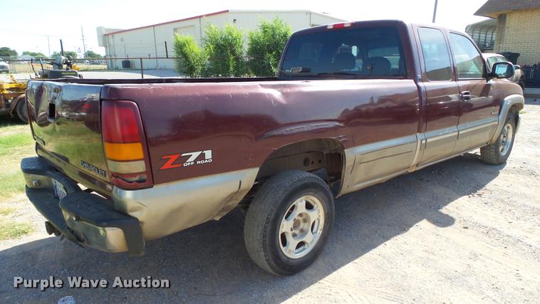 image for item DL9099 2001 Chevrolet Silverado 1500 Z71 Ext. Cab pickup truck