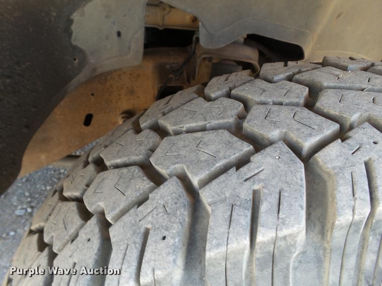 image for item DL9099 2001 Chevrolet Silverado 1500 Z71 Ext. Cab pickup truck