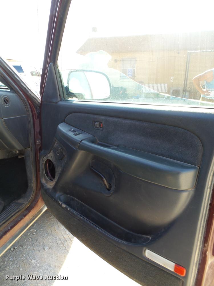 image for item DL9099 2001 Chevrolet Silverado 1500 Z71 Ext. Cab pickup truck