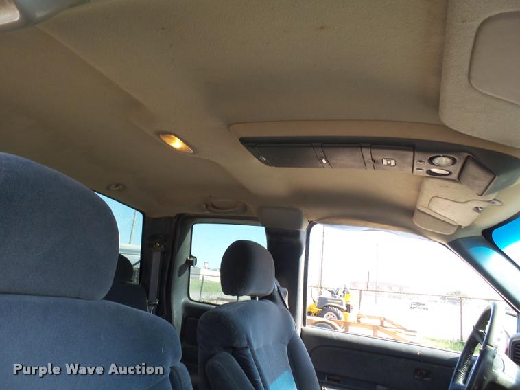 image for item DL9099 2001 Chevrolet Silverado 1500 Z71 Ext. Cab pickup truck