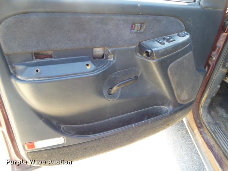 image for item DL9099 2001 Chevrolet Silverado 1500 Z71 Ext. Cab pickup truck