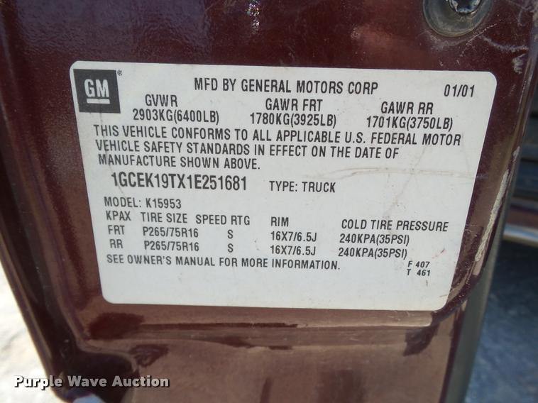 image for item DL9099 2001 Chevrolet Silverado 1500 Z71 Ext. Cab pickup truck