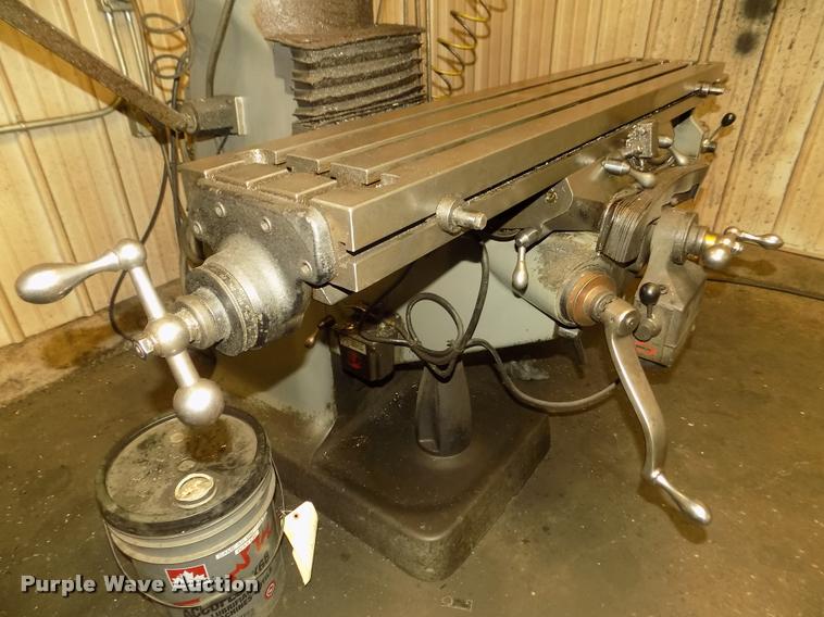 image for item DO9220 Bridgeport Series 2 milling machine