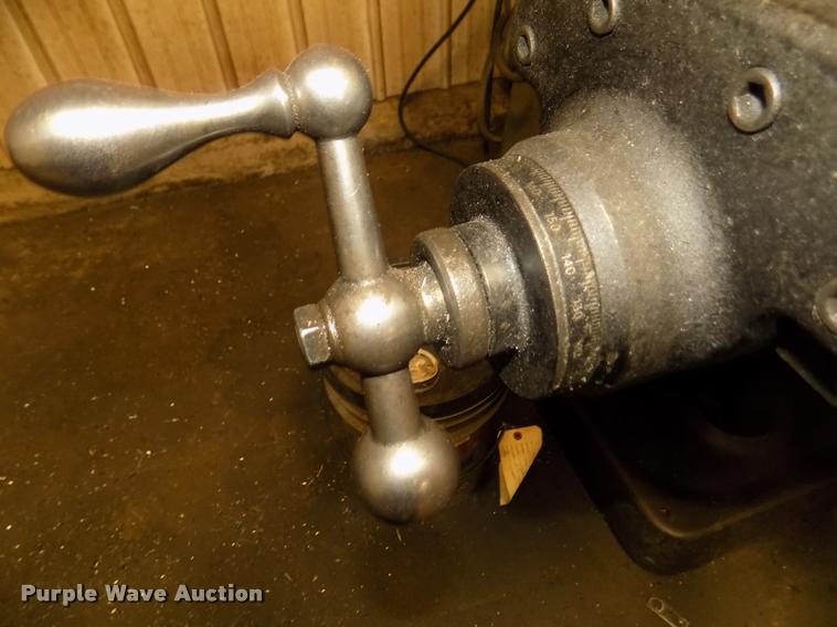 image for item DO9220 Bridgeport Series 2 milling machine