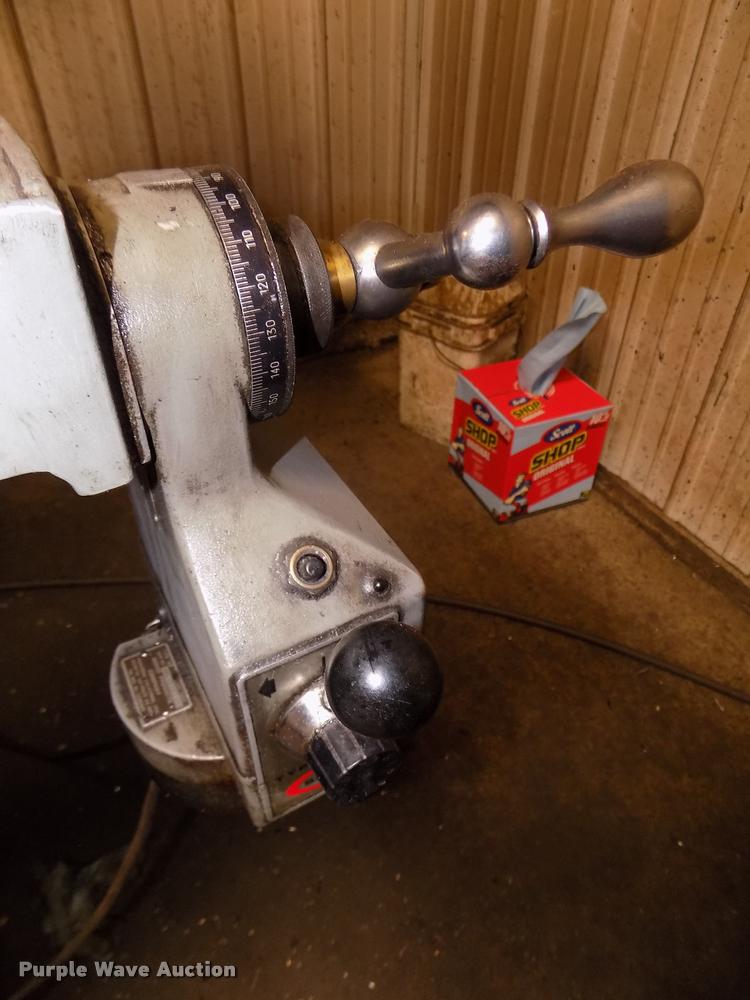 image for item DO9220 Bridgeport Series 2 milling machine