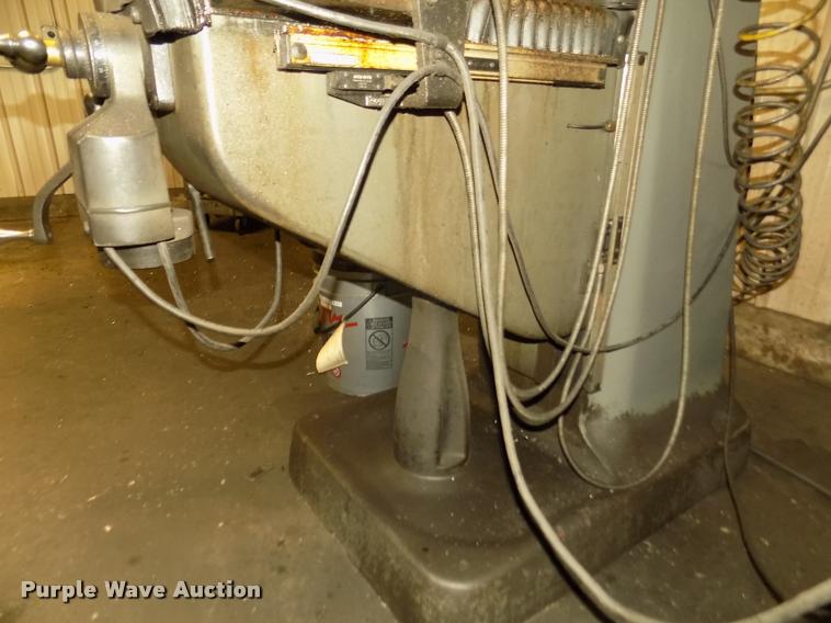 image for item DO9220 Bridgeport Series 2 milling machine