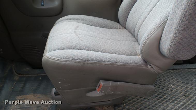 image for item DQ9088 1998 Chevrolet Express G2500 Cargo van