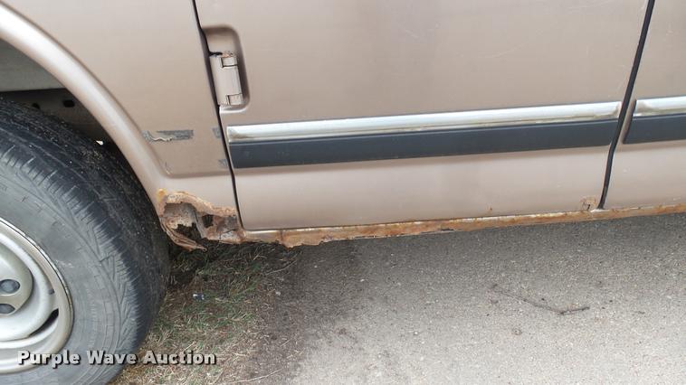 image for item DQ9088 1998 Chevrolet Express G2500 Cargo van