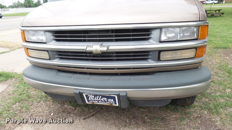 image for item DQ9088 1998 Chevrolet Express G2500 Cargo van