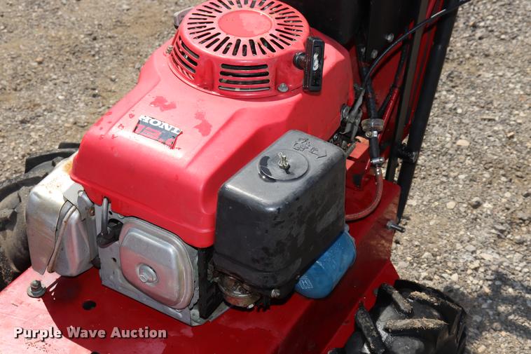 image for item DQ9487 Ferris Hydrowalk BC25H field and brush mower