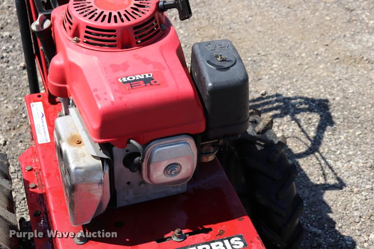 image for item DQ9487 Ferris Hydrowalk BC25H field and brush mower