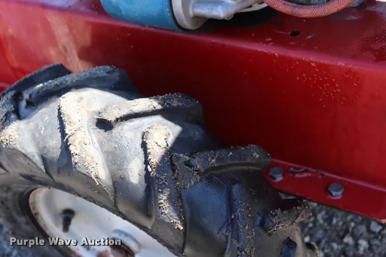 image for item DQ9487 Ferris Hydrowalk BC25H field and brush mower