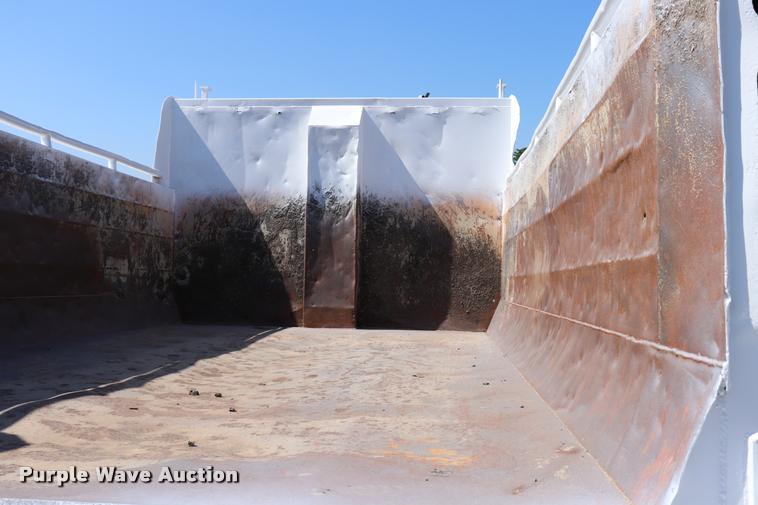 image for item DQ9488 Dump bed