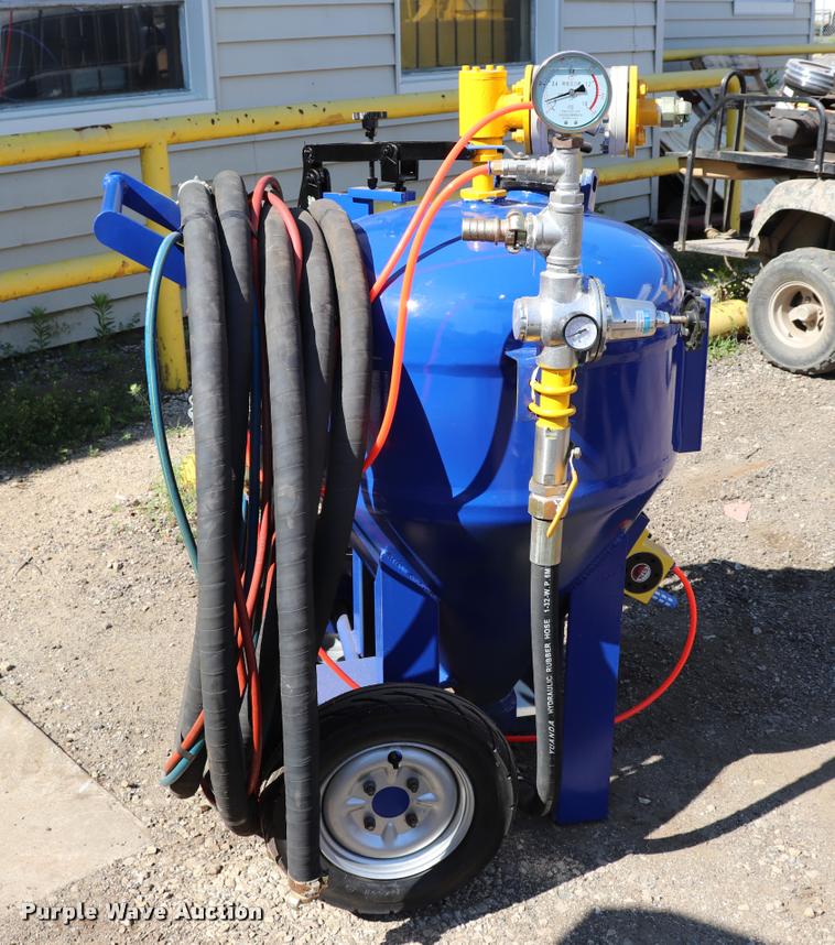 image for item DQ9490 Henglin Group environmental clean wet sandblasting machine