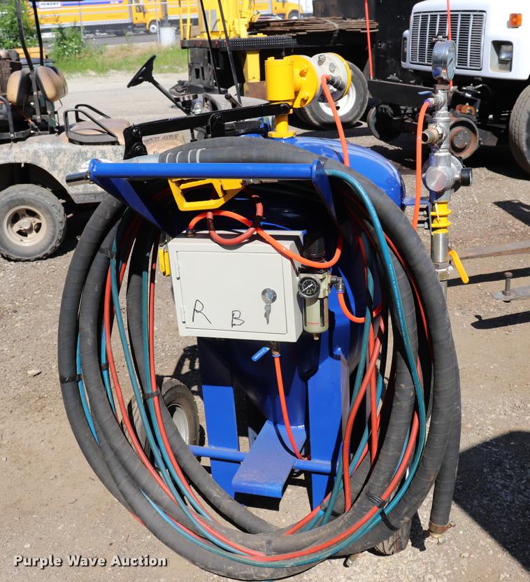 image for item DQ9490 Henglin Group environmental clean wet sandblasting machine