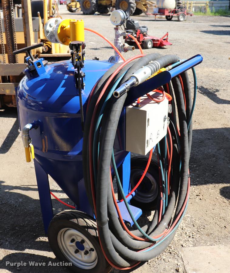 image for item DQ9490 Henglin Group environmental clean wet sandblasting machine