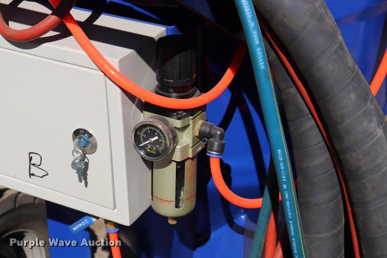 image for item DQ9490 Henglin Group environmental clean wet sandblasting machine