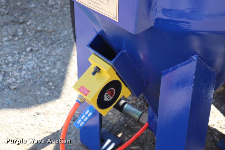 image for item DQ9490 Henglin Group environmental clean wet sandblasting machine