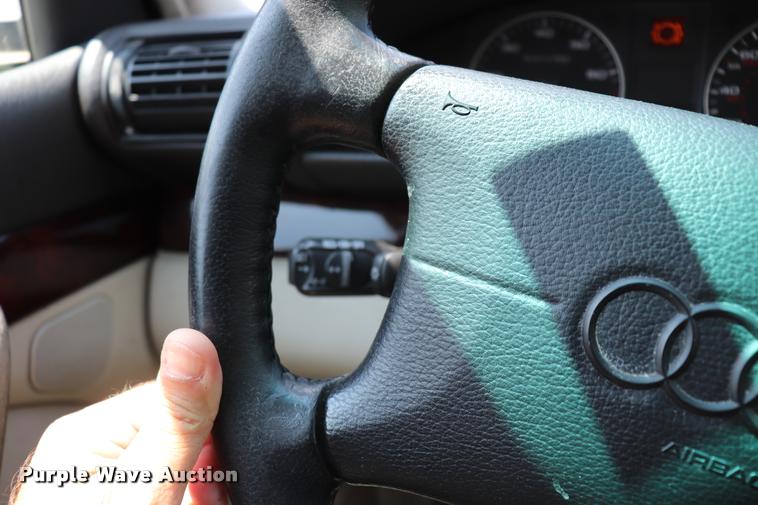 image for item DQ9499 1996 Audi A6