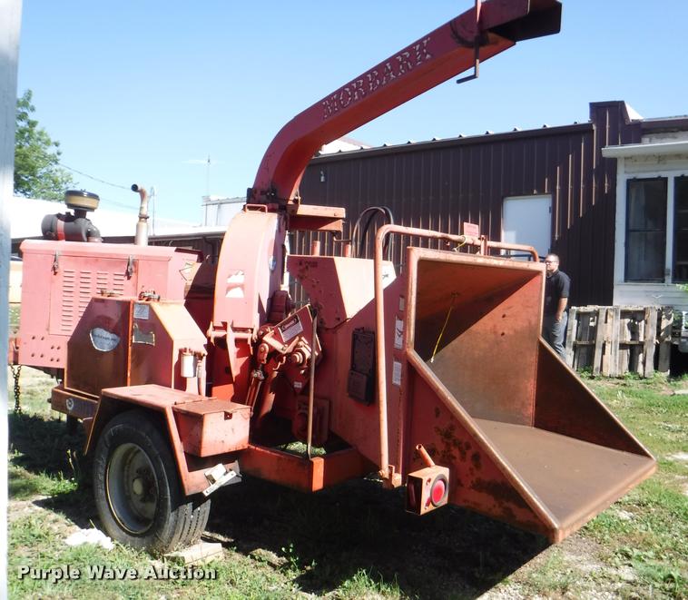 image for item J5673 2001 Morbark 2100-D chipper