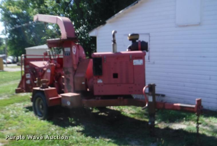 image for item J5673 2001 Morbark 2100-D chipper