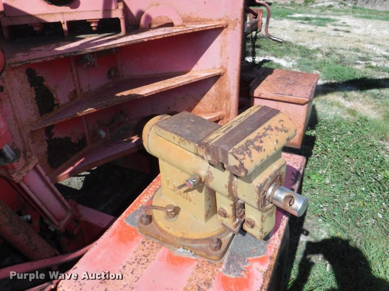 image for item J5673 2001 Morbark 2100-D chipper