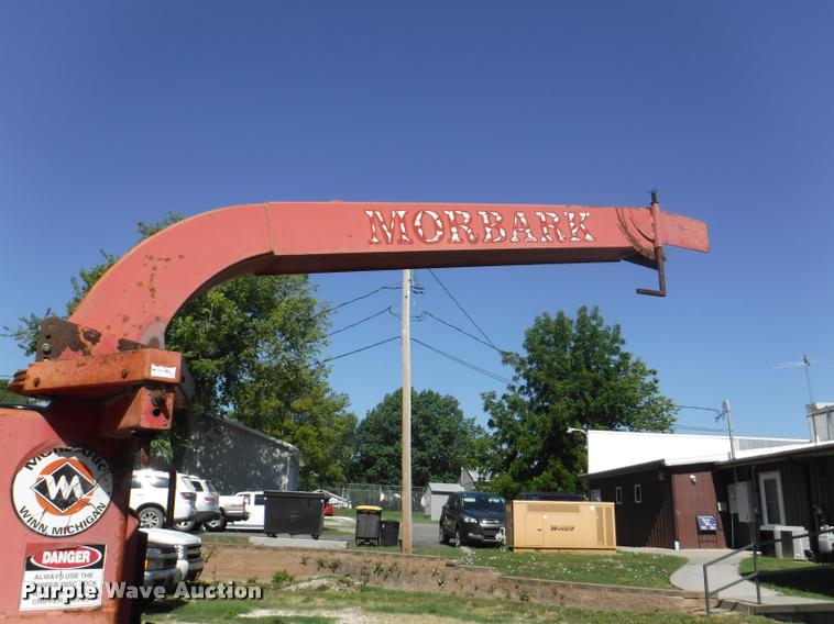 image for item J5673 2001 Morbark 2100-D chipper