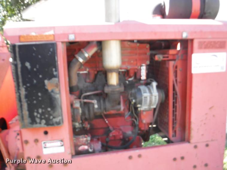 image for item J5673 2001 Morbark 2100-D chipper