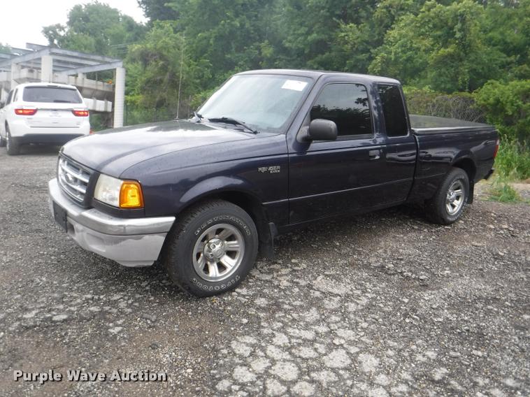 image for item J5674 2003 Ford Ranger SuperCab pickup truck