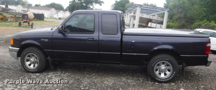 image for item J5674 2003 Ford Ranger SuperCab pickup truck