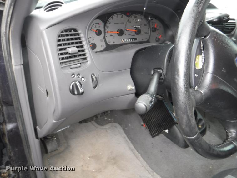 image for item J5674 2003 Ford Ranger SuperCab pickup truck