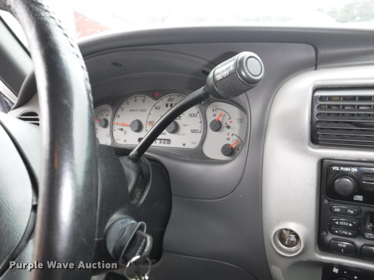 image for item J5674 2003 Ford Ranger SuperCab pickup truck