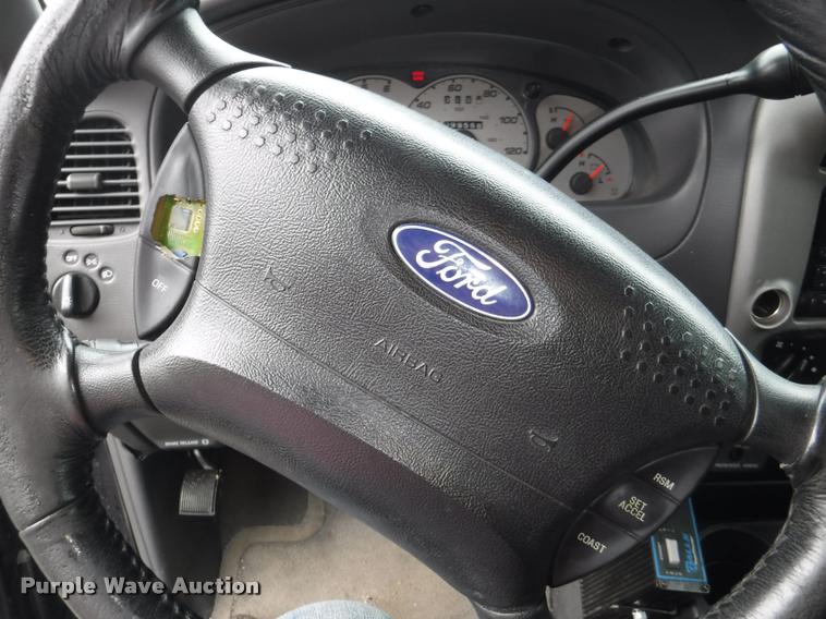 image for item J5674 2003 Ford Ranger SuperCab pickup truck