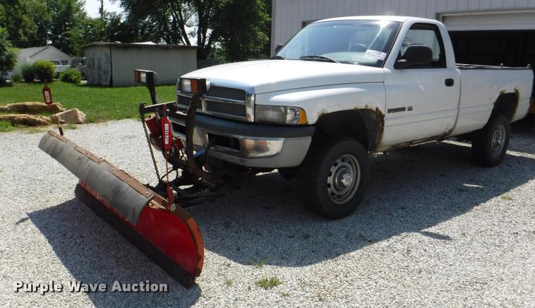 image for item J5675 1999 Dodge Ram 2500 pickup truck