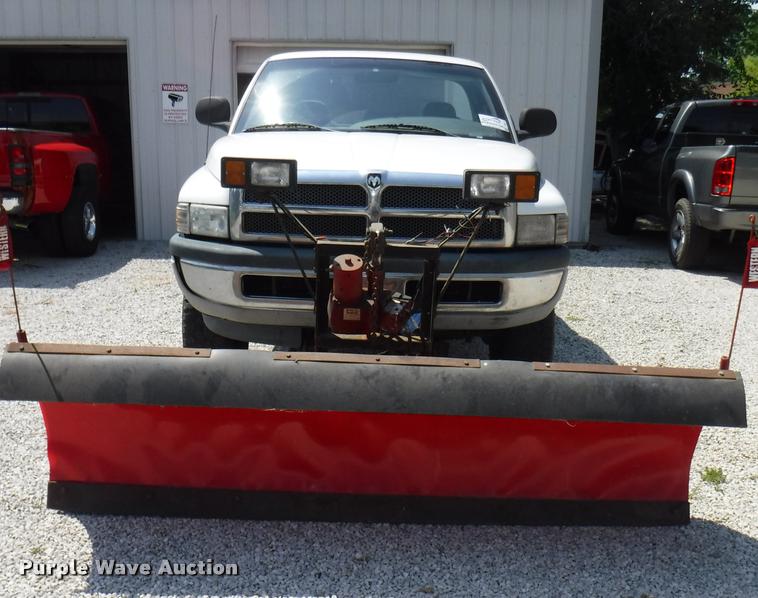 image for item J5675 1999 Dodge Ram 2500 pickup truck