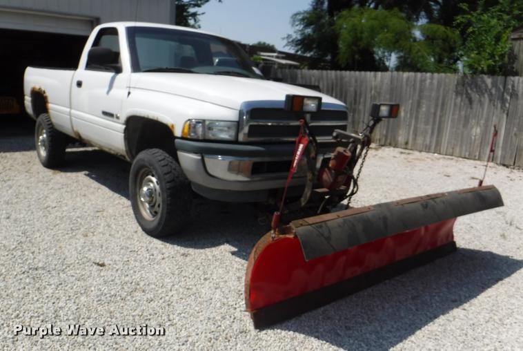 image for item J5675 1999 Dodge Ram 2500 pickup truck