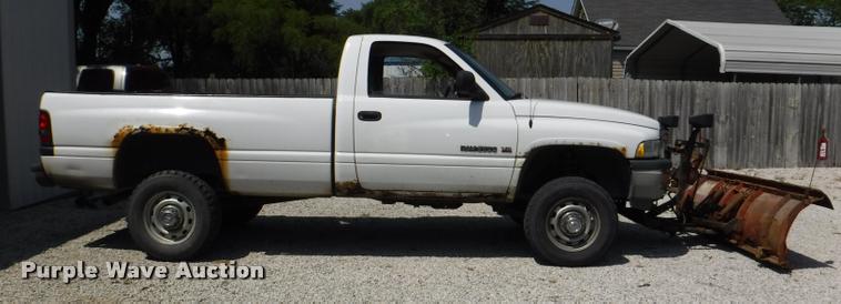 image for item J5675 1999 Dodge Ram 2500 pickup truck