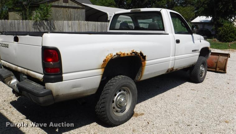 image for item J5675 1999 Dodge Ram 2500 pickup truck