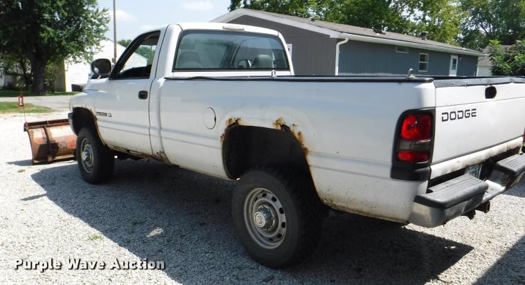 image for item J5675 1999 Dodge Ram 2500 pickup truck