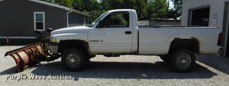 image for item J5675 1999 Dodge Ram 2500 pickup truck