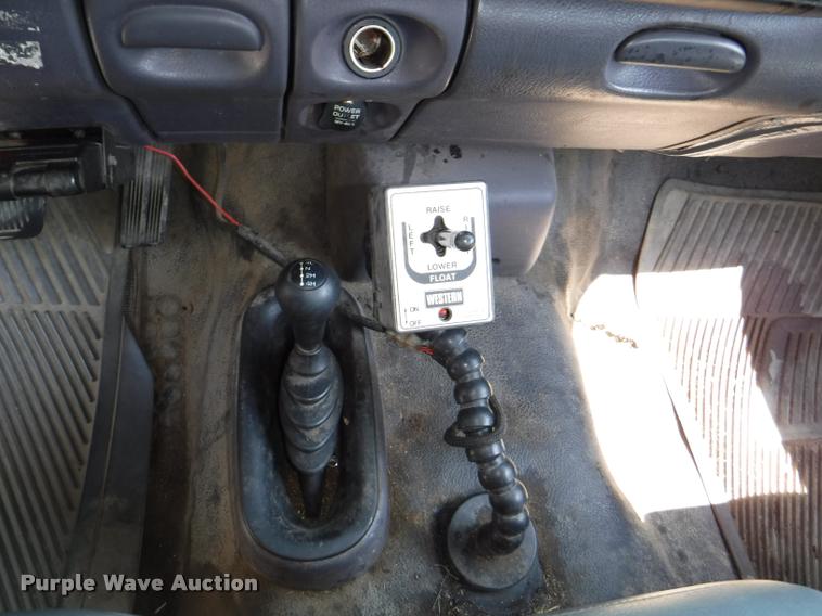 image for item J5675 1999 Dodge Ram 2500 pickup truck