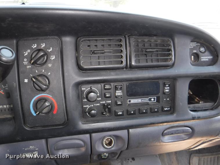 image for item J5675 1999 Dodge Ram 2500 pickup truck