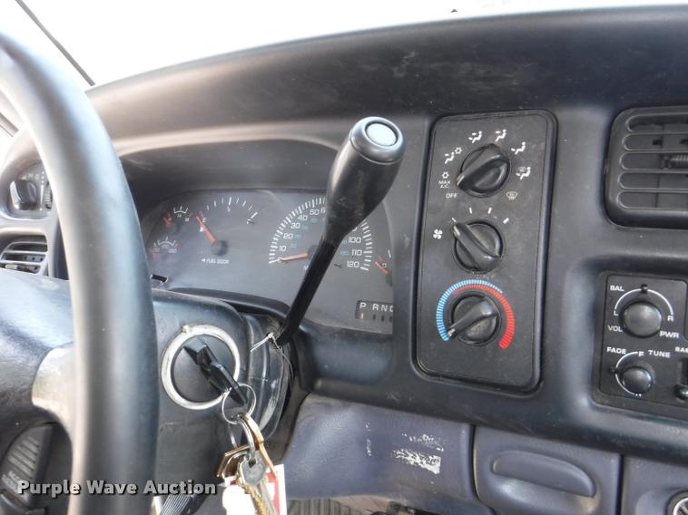 image for item J5675 1999 Dodge Ram 2500 pickup truck