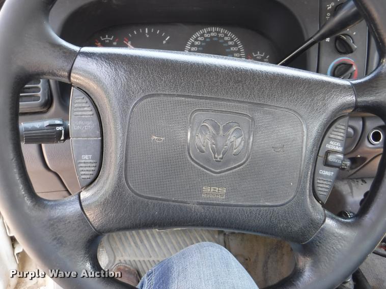 image for item J5675 1999 Dodge Ram 2500 pickup truck