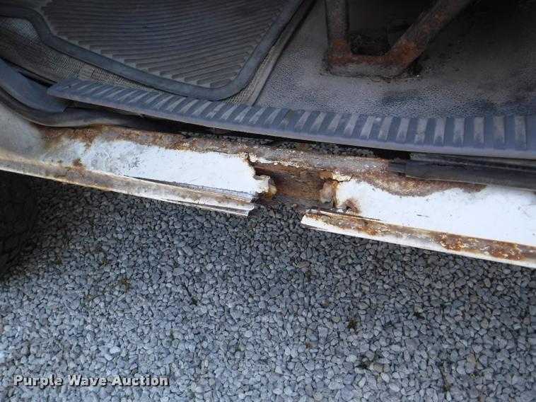 image for item J5675 1999 Dodge Ram 2500 pickup truck