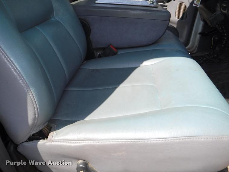 image for item J5675 1999 Dodge Ram 2500 pickup truck